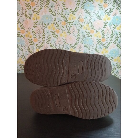 🌍5/$10🌏 Size 12 Girl's Furry Winter Boots - Picture 4 of 7